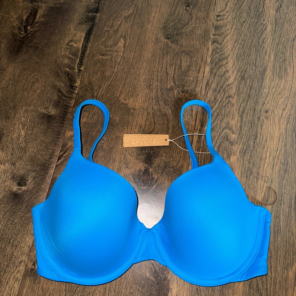 NWT Skims t shirt bra